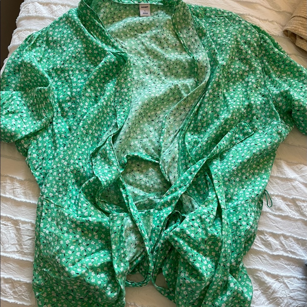 Old navy tie shirt